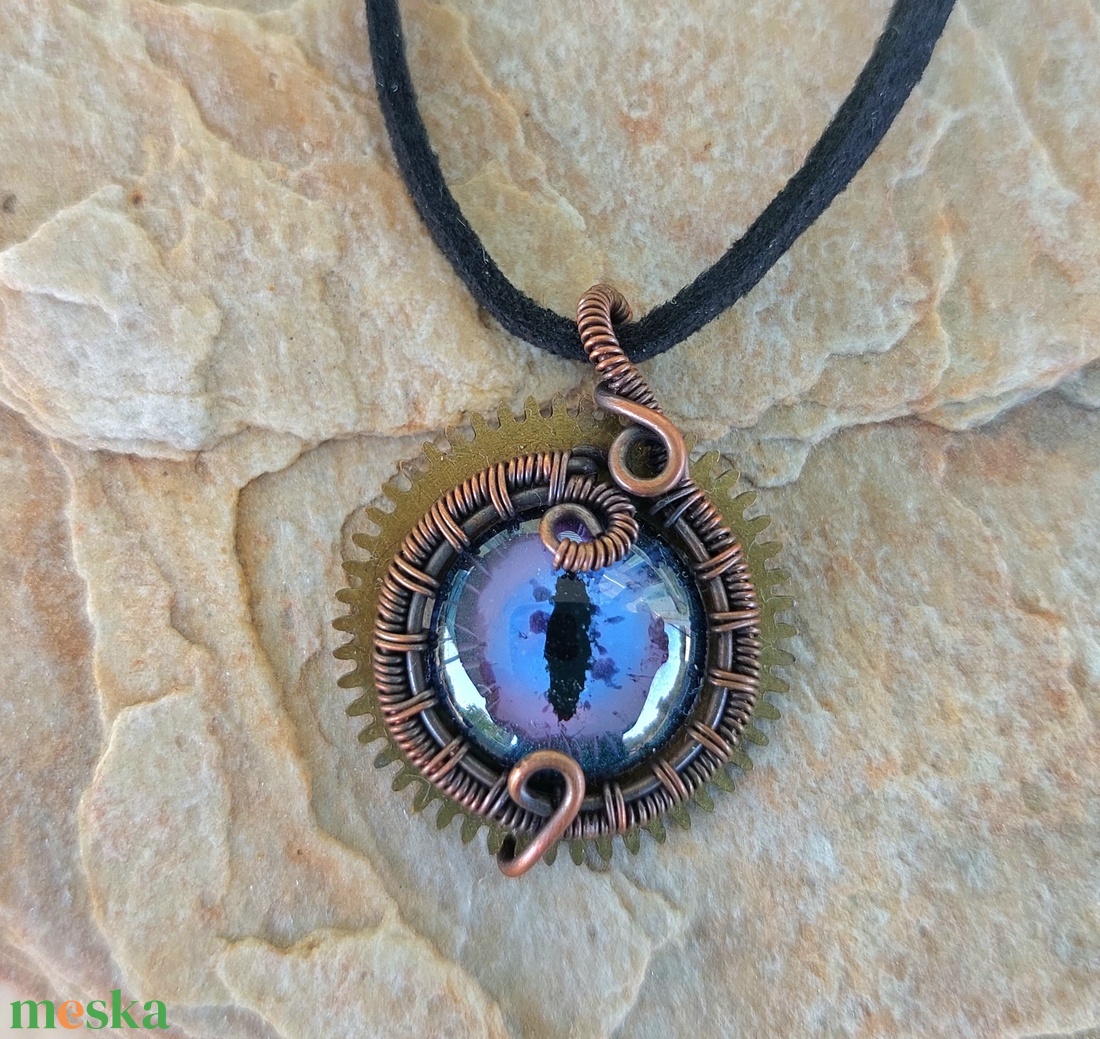 Steampunk stílusú sárkányszem nyaklánc - ékszer - nyaklánc - medálos nyaklánc - Meska.hu