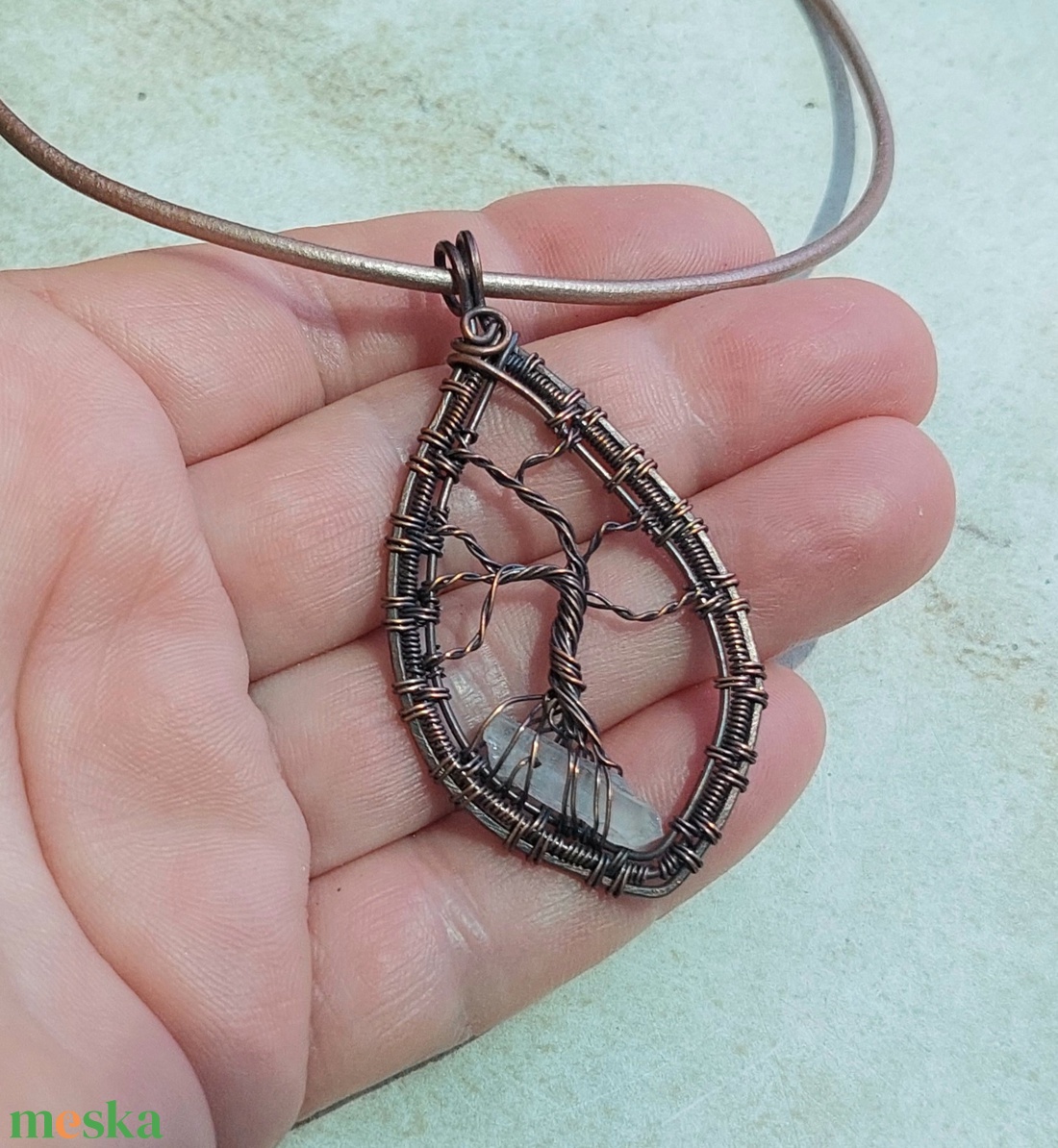 Életfa nyaklánc vörösréz drótból hegyikristály kővel - ékszer - nyaklánc - medálos nyaklánc - Meska.hu