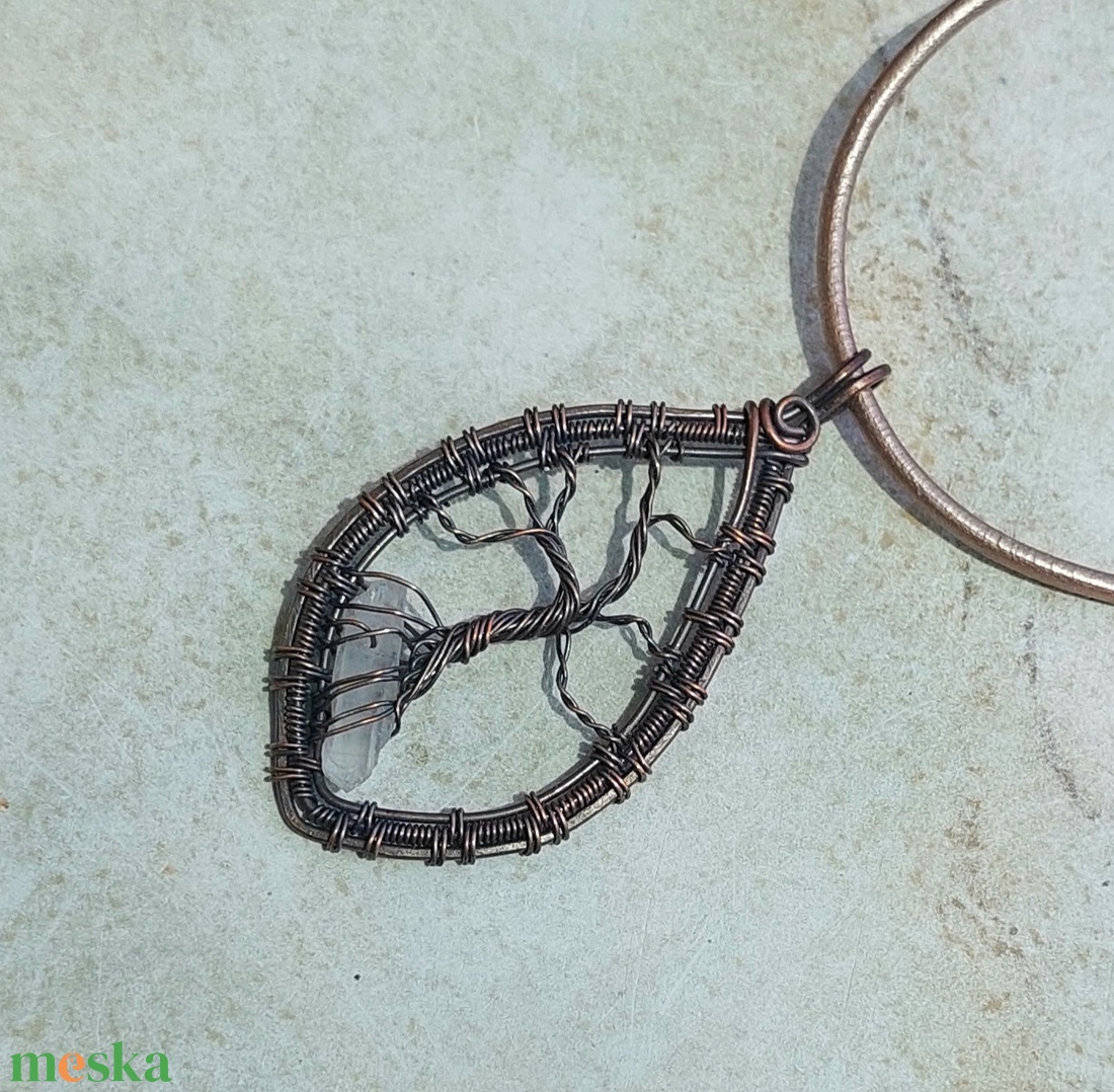 Életfa nyaklánc vörösréz drótból hegyikristály kővel - ékszer - nyaklánc - medálos nyaklánc - Meska.hu