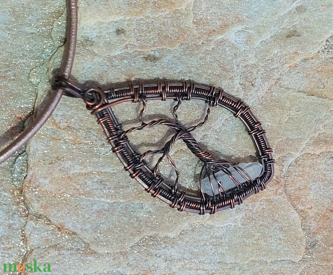 Életfa nyaklánc vörösréz drótból hegyikristály kővel - ékszer - nyaklánc - medálos nyaklánc - Meska.hu