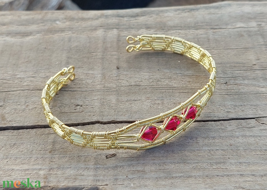 Drót karkötő rubin vörös swarovski kristályokkal - ékszer - karkötő - karperec - Meska.hu