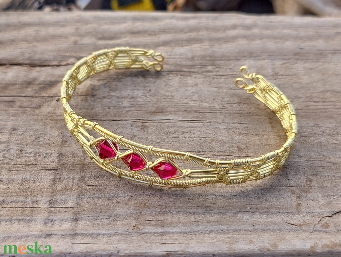 Drót karkötő rubin vörös swarovski kristályokkal - ékszer - karkötő - karperec - Meska.hu