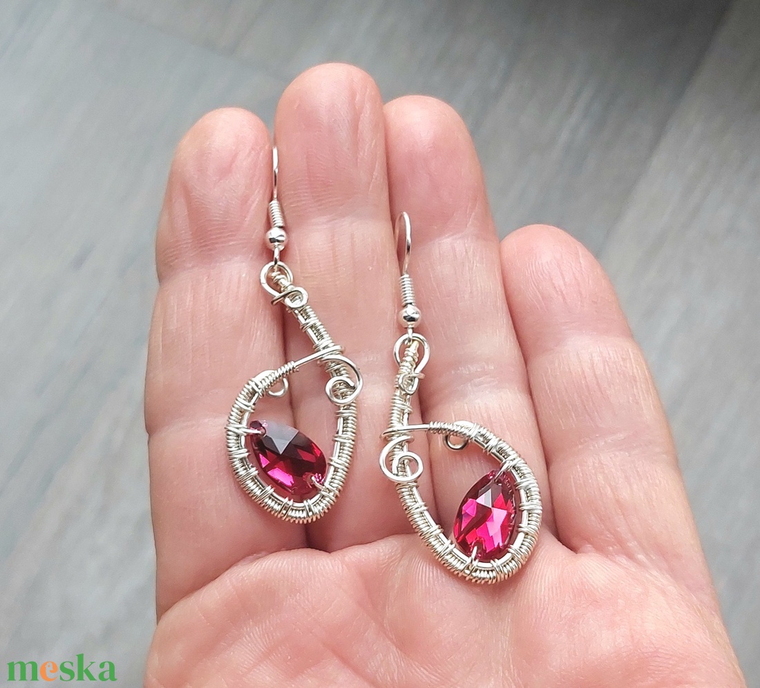 Borvörös swarovski fülbevaló - ékszer - fülbevaló - lógó fülbevaló - Meska.hu