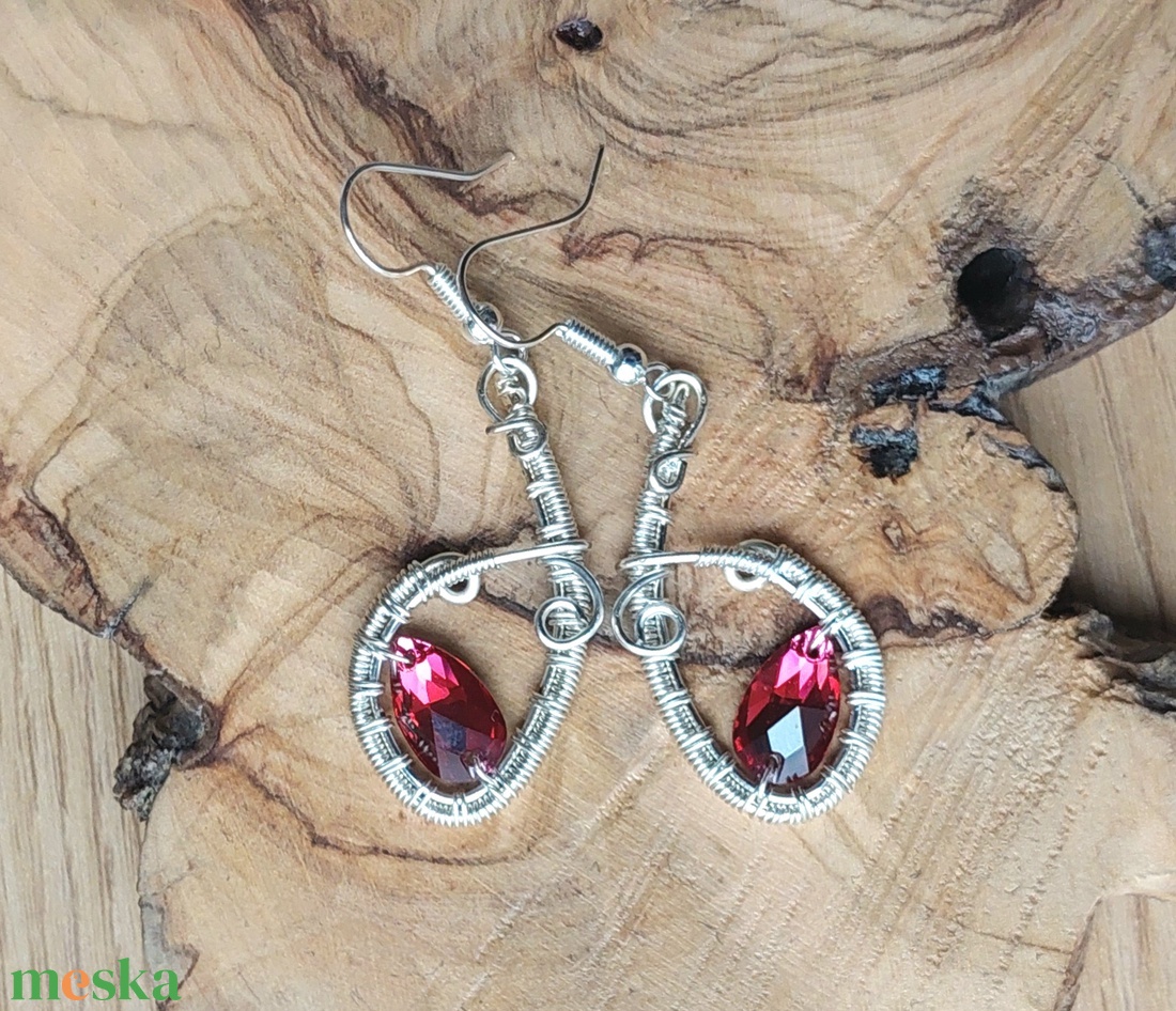 Borvörös swarovski fülbevaló - ékszer - fülbevaló - lógó fülbevaló - Meska.hu