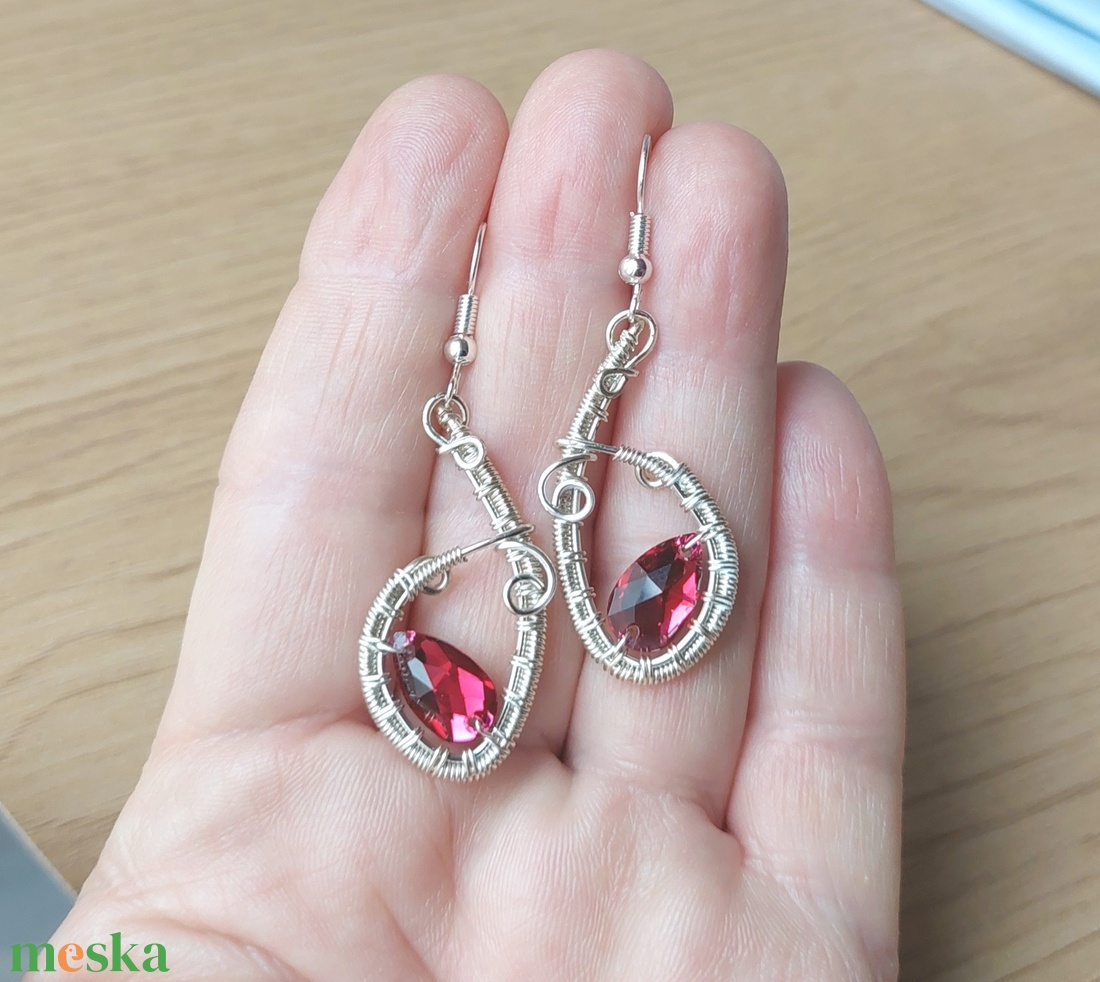 Borvörös swarovski fülbevaló - ékszer - fülbevaló - lógó fülbevaló - Meska.hu