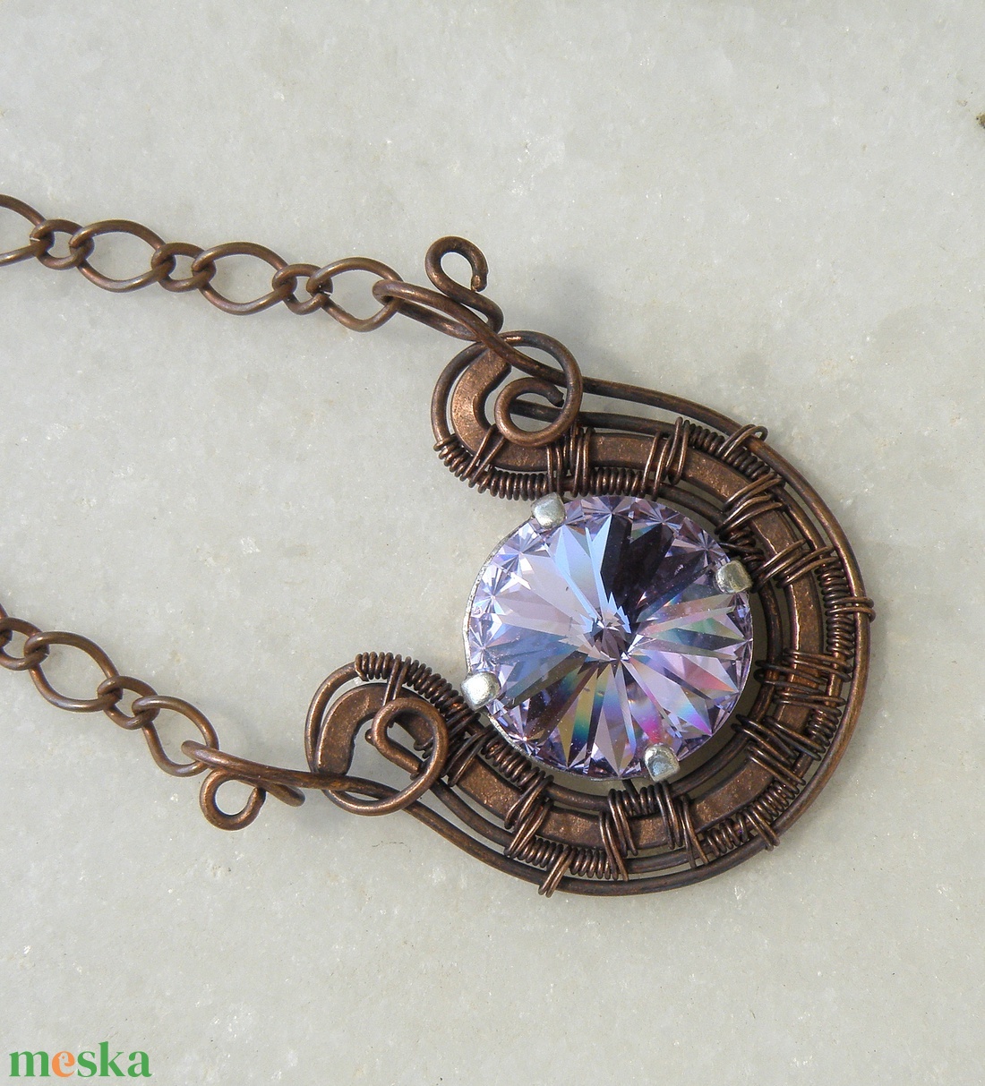Vörösréz nyaklánc világos lila swarovski kristállyal - ékszer - nyaklánc - medálos nyaklánc - Meska.hu