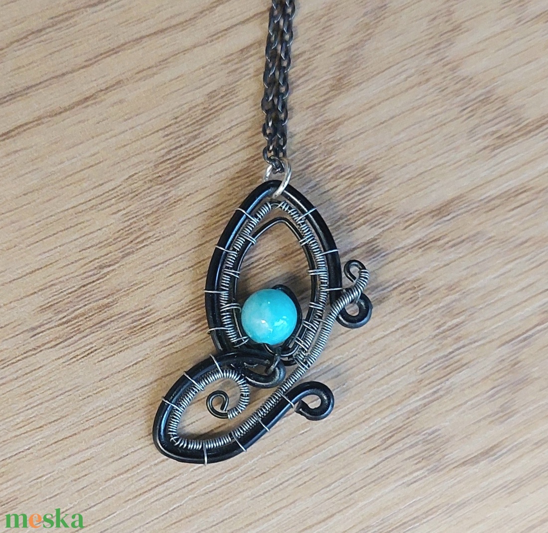 Pillangó alakú drót nyaklánc  - ékszer - nyaklánc - medálos nyaklánc - Meska.hu