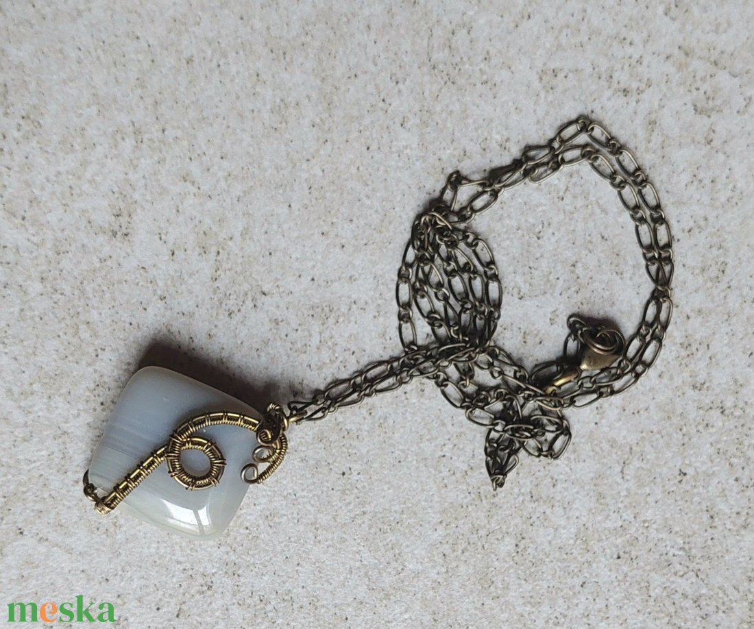 Sárgaréz nyaklánc achát kővel - ékszer - nyaklánc - medálos nyaklánc - Meska.hu