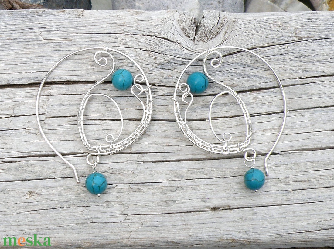 Karika fülbevaló türkiz ásványkövekkel - ékszer - fülbevaló - karika fülbevaló - Meska.hu