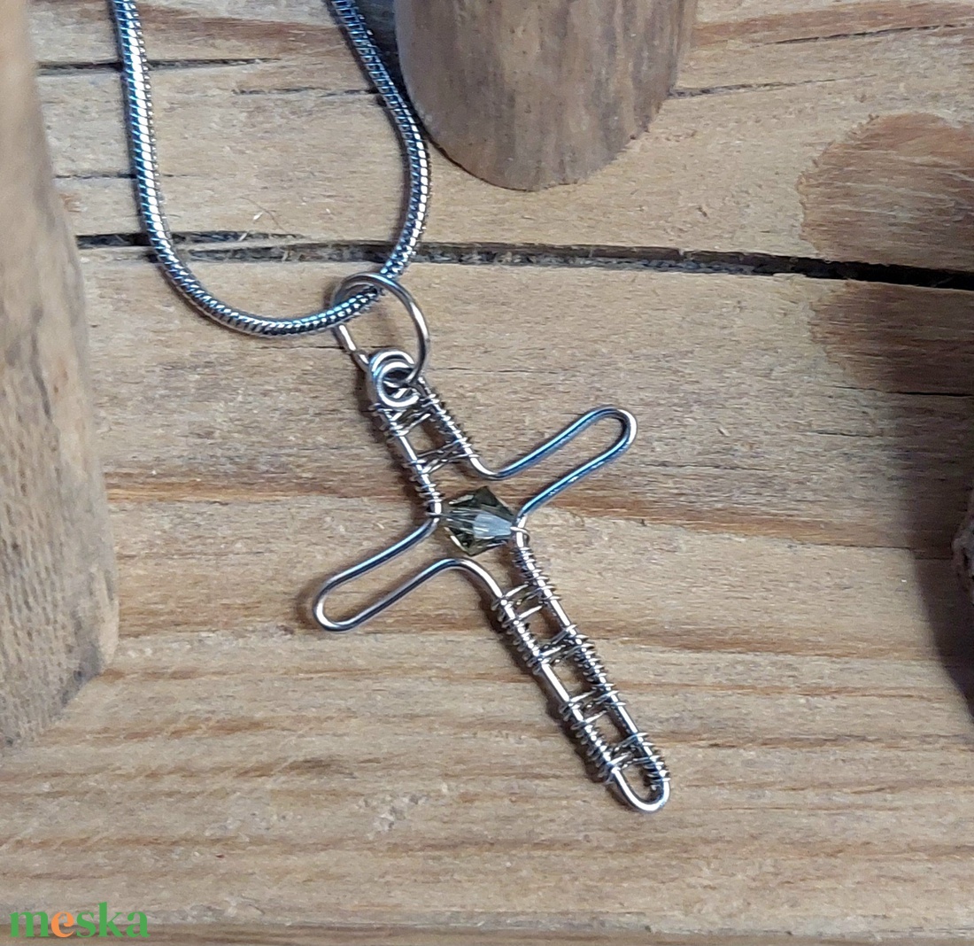 Acél nyaklánc kereszt medállal - ékszer - nyaklánc - medálos nyaklánc - Meska.hu