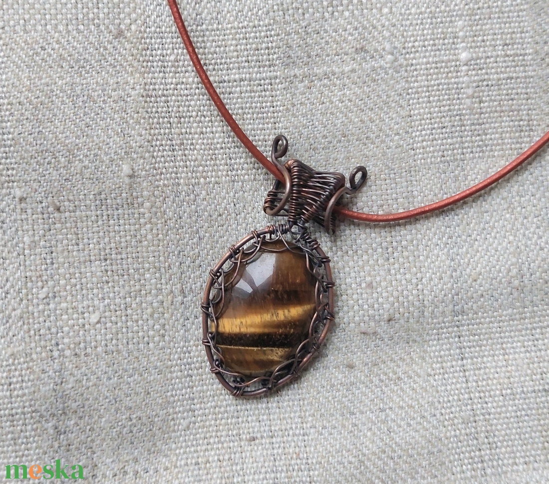 Tigrisszem ásvány nyaklánc vörösréz dróttal - ékszer - nyaklánc - medálos nyaklánc - Meska.hu