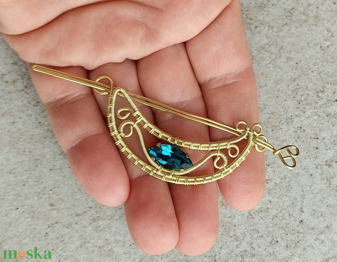 Arany színű hajtű zöld swarovskival - ruha & divat - hajdísz & hajcsat - hajcsat & hajtű - Meska.hu