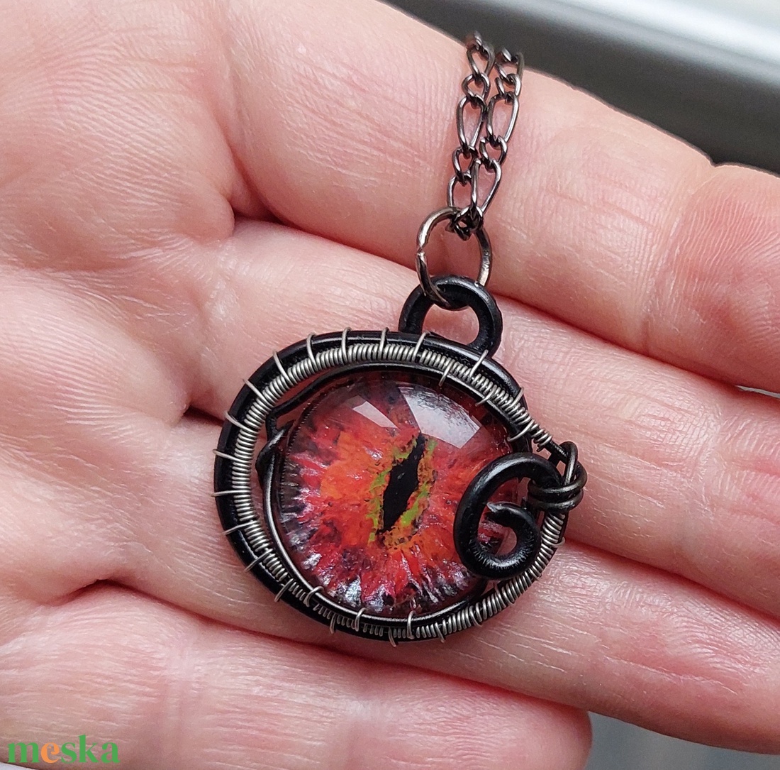 Piros sárkányszemes nyaklánc - ékszer - nyaklánc - medálos nyaklánc - Meska.hu