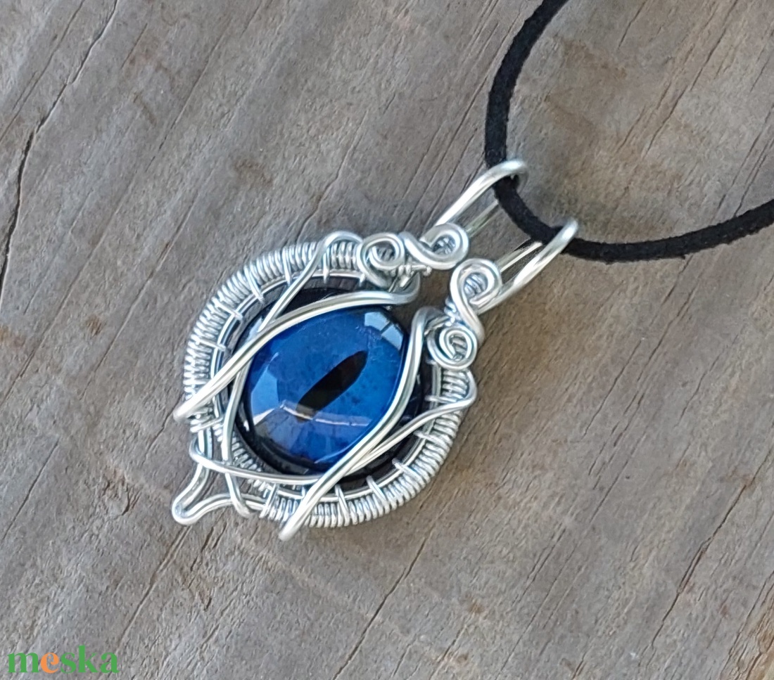 Kék sárkányszemes nyaklánc alumínium dróttal - ékszer - nyaklánc - medálos nyaklánc - Meska.hu