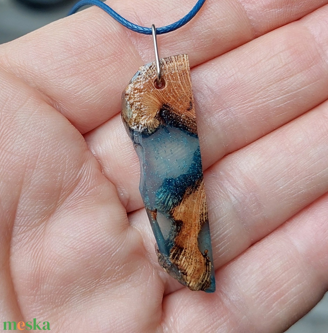 Rózsagyökér műgyanta nyaklánc - ékszer - nyaklánc - medálos nyaklánc - Meska.hu