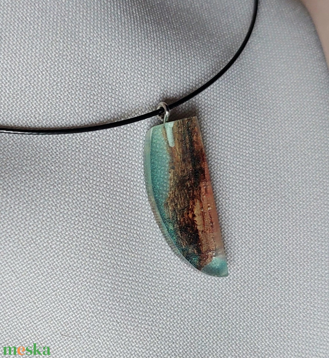 Türkiz színű műgyanta nyaklánc  - ékszer - nyaklánc - medálos nyaklánc - Meska.hu