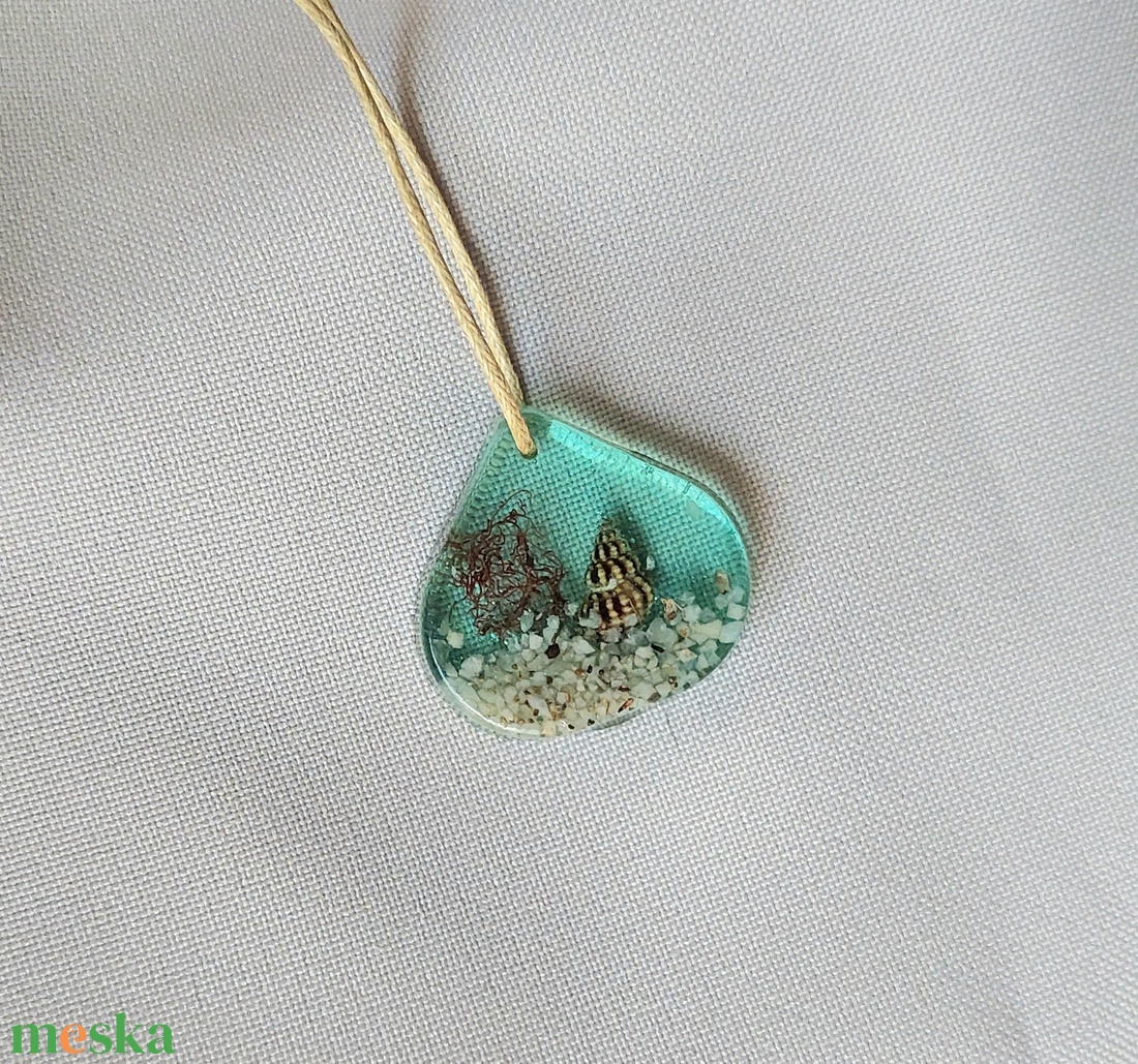 Tengerpart - műgyanta nyaklánc - ékszer - nyaklánc - medálos nyaklánc - Meska.hu