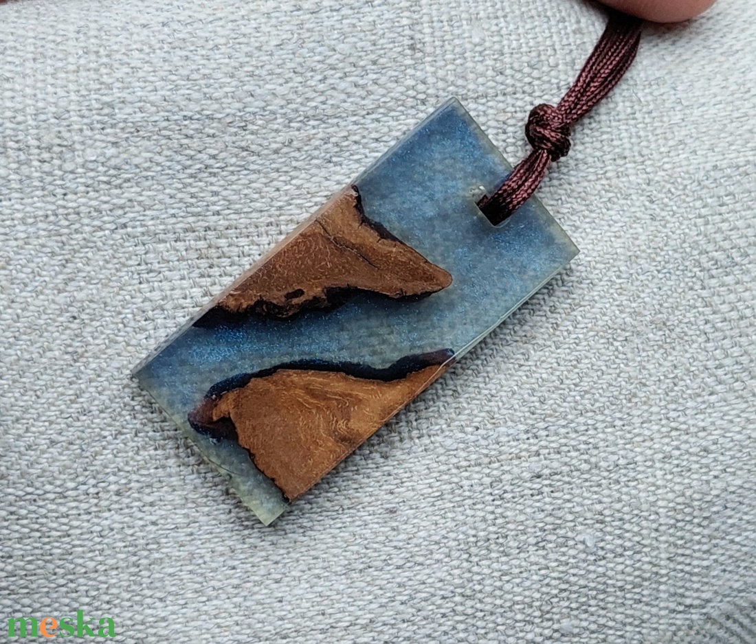 Olajfa szeletek és kék műgyanta nyaklánc - ékszer - nyaklánc - medálos nyaklánc - Meska.hu