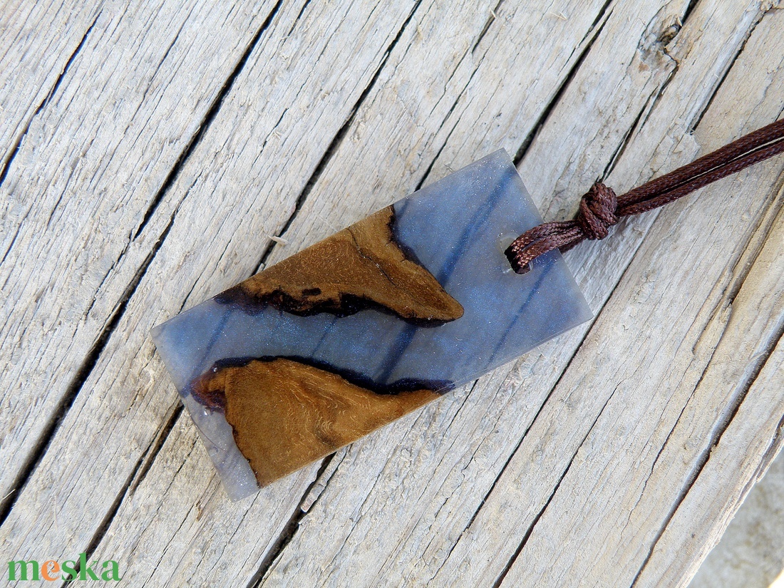 Olajfa szeletek és kék műgyanta nyaklánc - ékszer - nyaklánc - medálos nyaklánc - Meska.hu