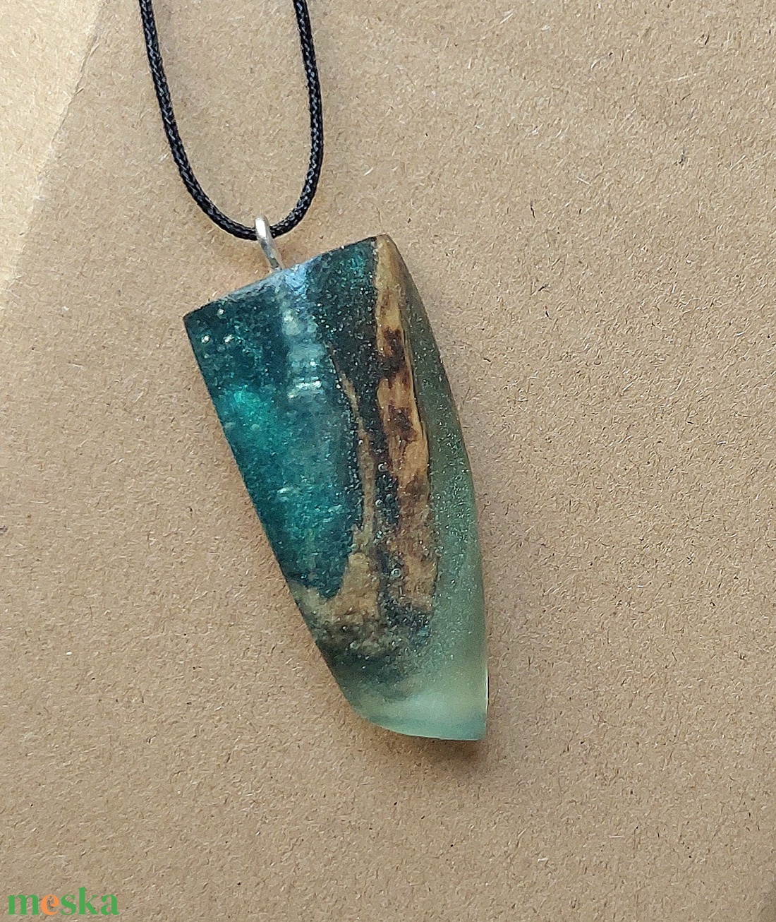 Unisex műgyanta nyaklánc olajfával - ékszer - nyaklánc - medálos nyaklánc - Meska.hu