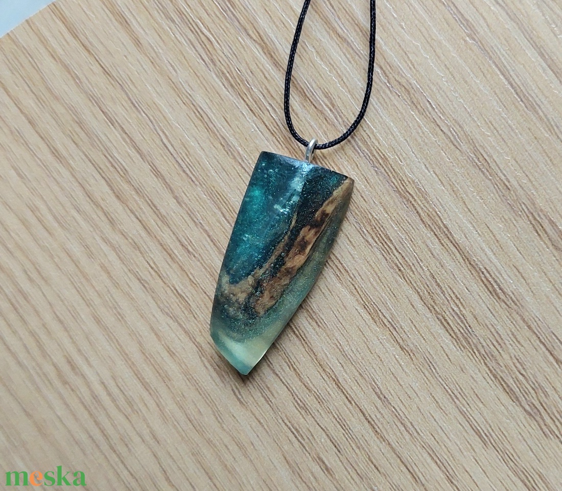 Unisex műgyanta nyaklánc olajfával - ékszer - nyaklánc - medálos nyaklánc - Meska.hu