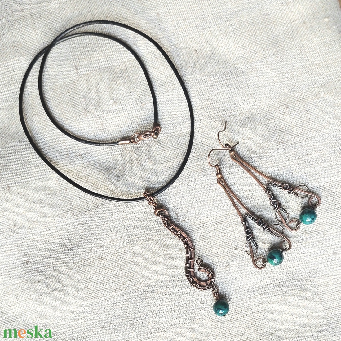 Vörösréz drótékszer szett krizokolla kövekkel - ékszer - ékszerszett - Meska.hu