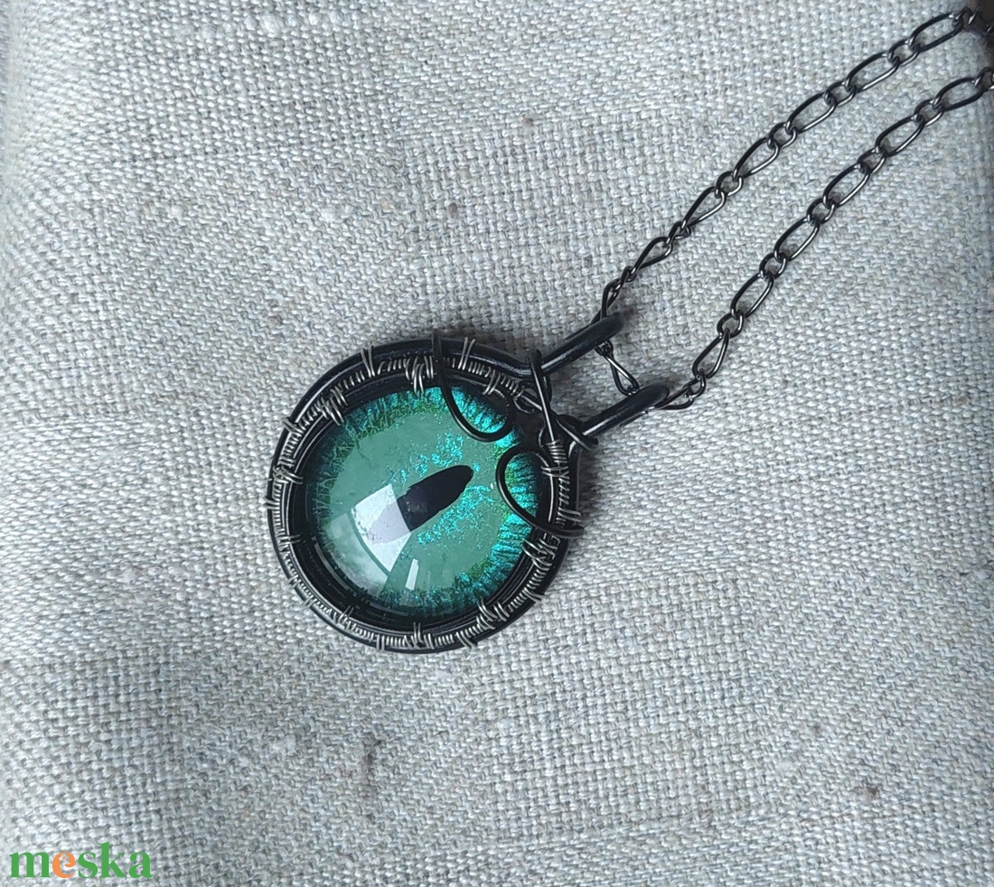Zöld sárkányszem drót nyaklánc - ékszer - nyaklánc - medálos nyaklánc - Meska.hu