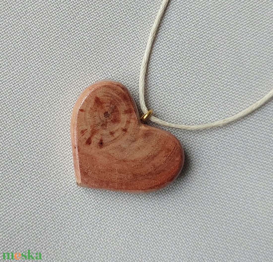 Szív alakú fa nyaklánc - ékszer - nyaklánc - medálos nyaklánc - Meska.hu