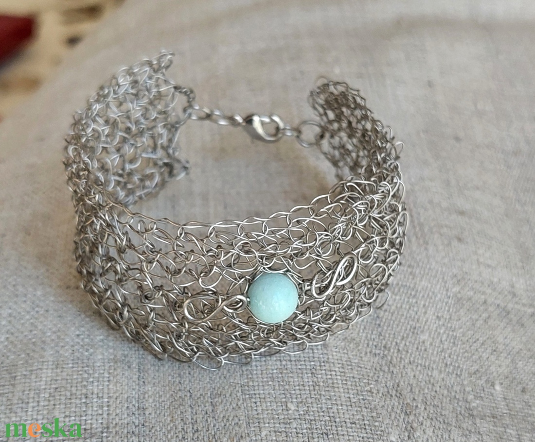 Horgolt acél karkötő amazonit ásvány golyóval - ékszer - karkötő - széles karkötő - Meska.hu