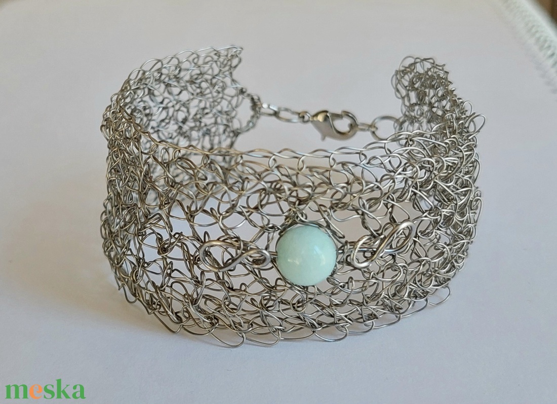 Horgolt acél karkötő amazonit ásvány golyóval - ékszer - karkötő - széles karkötő - Meska.hu