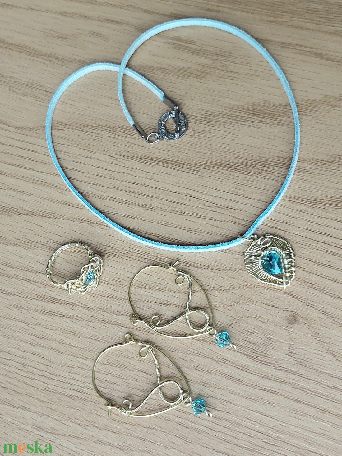 Arany színű drótékszer szett - ékszer - ékszerszett - Meska.hu