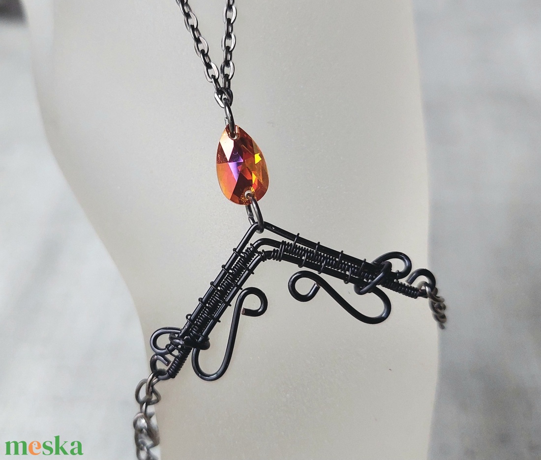 Drót kézékszer swarovski kristállyal - ékszer - karkötő - kézfej karkötő - Meska.hu