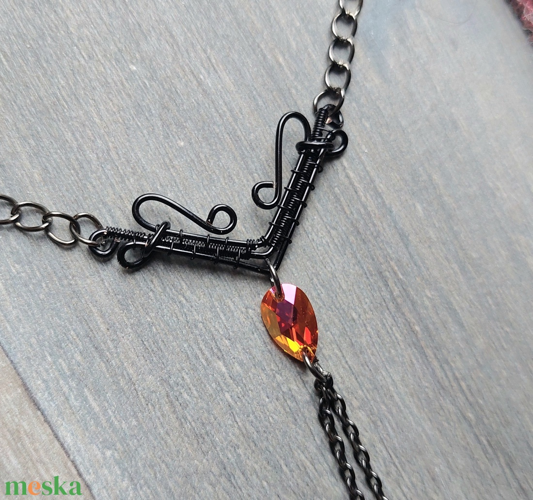 Drót kézékszer swarovski kristállyal - ékszer - karkötő - kézfej karkötő - Meska.hu