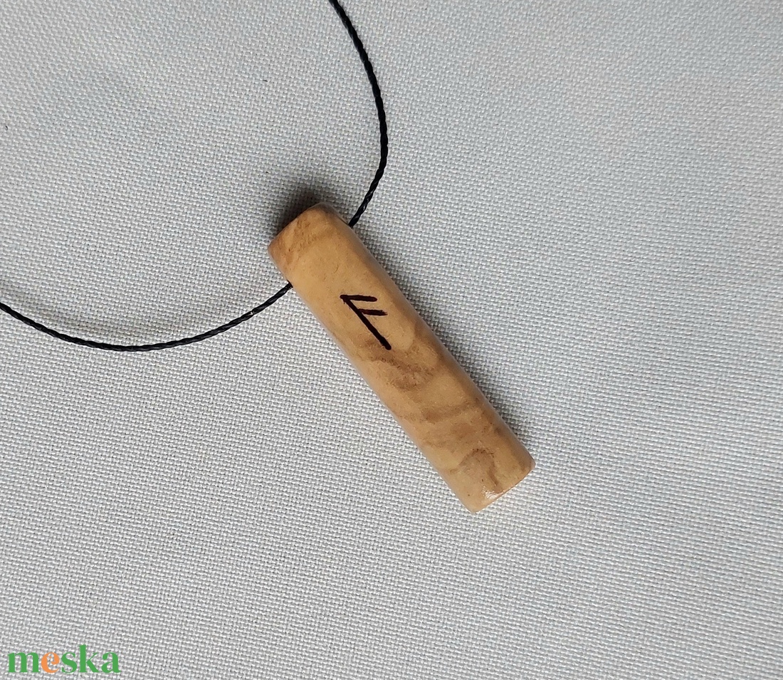 Kézi faragású olajfa unisex nyaklánc - ékszer - nyaklánc - medálos nyaklánc - Meska.hu