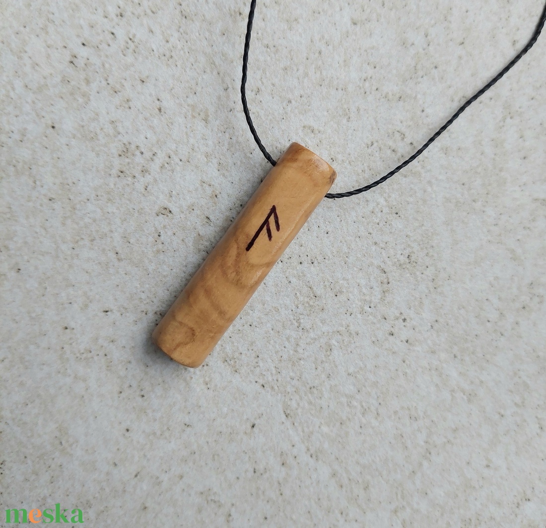 Kézi faragású olajfa unisex nyaklánc - ékszer - nyaklánc - medálos nyaklánc - Meska.hu