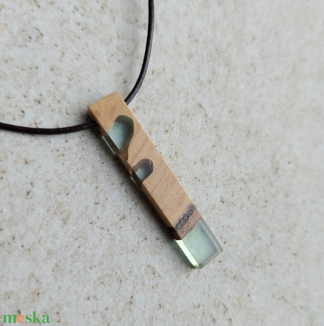 Olajfa és műgyanta unisex nyaklánc - ékszer - nyaklánc - medálos nyaklánc - Meska.hu