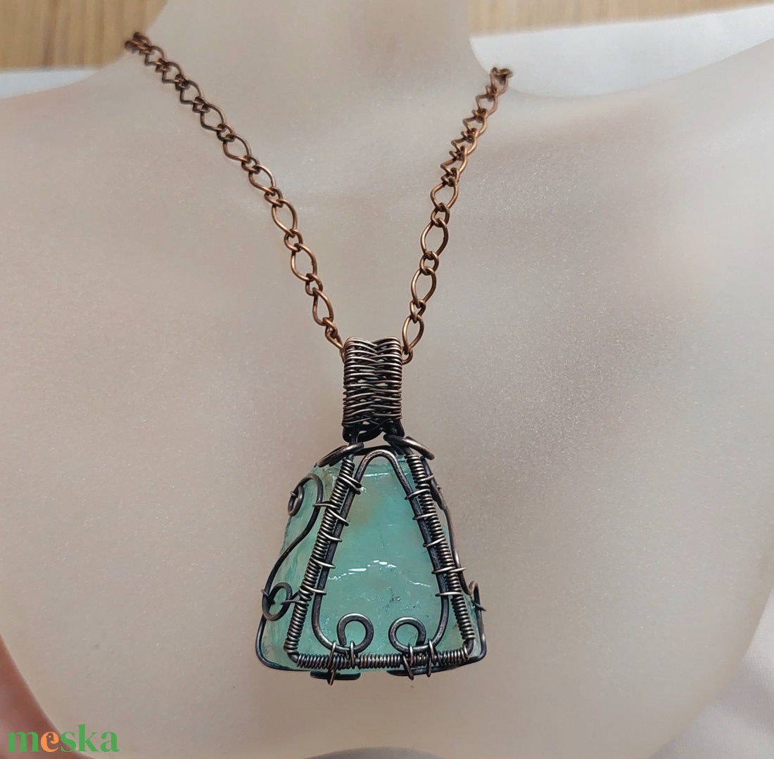 Vörösréz nyaklánc nyers zöld kalcit ásvánnyal - ékszer - nyaklánc - medálos nyaklánc - Meska.hu