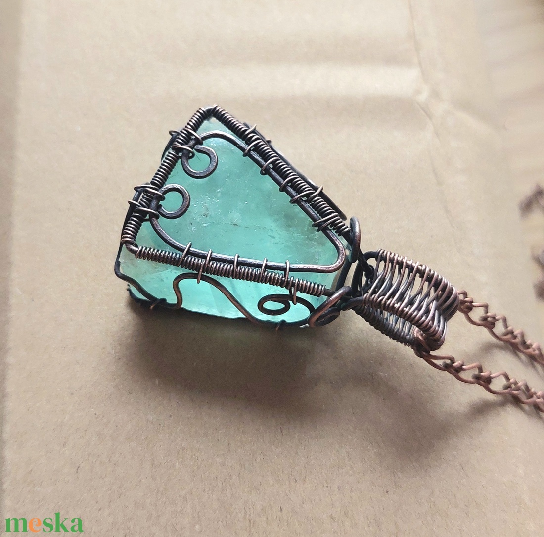 Vörösréz nyaklánc nyers zöld kalcit ásvánnyal - ékszer - nyaklánc - medálos nyaklánc - Meska.hu