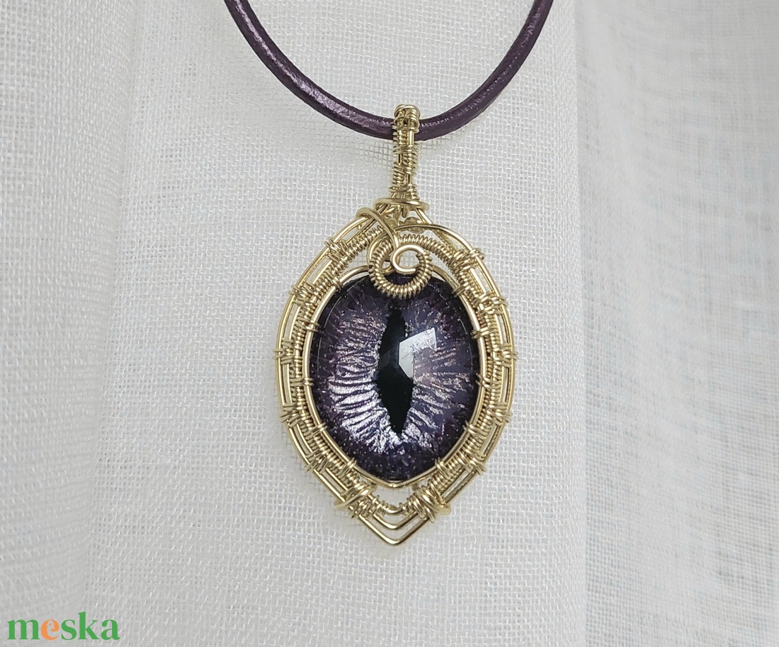 Lila sárkányszemes nyaklánc - ékszer - nyaklánc - medálos nyaklánc - Meska.hu