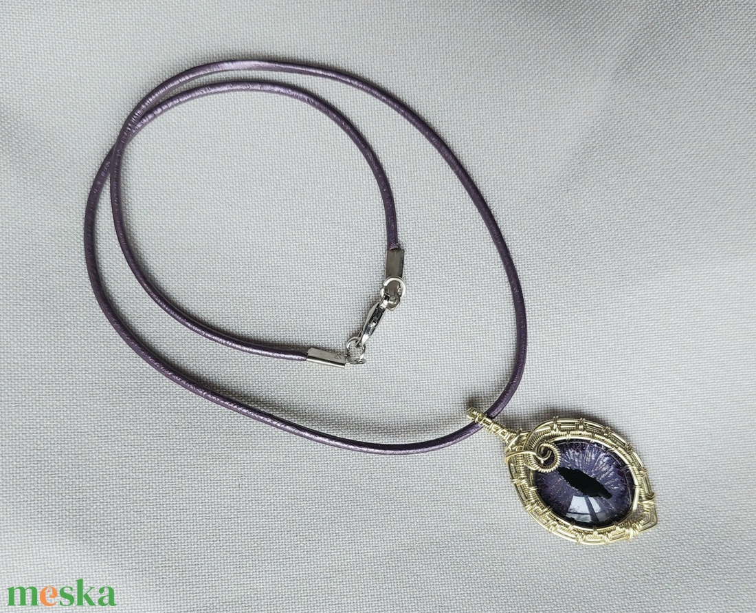 Lila sárkányszemes nyaklánc - ékszer - nyaklánc - medálos nyaklánc - Meska.hu