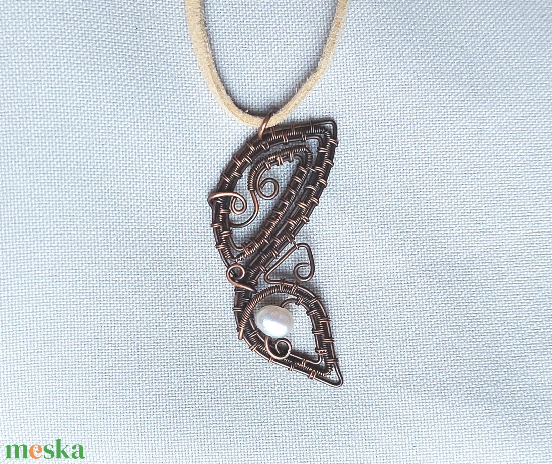 Vörösréz lepkeszársz nyaklánc tenyésztett gyönggyel - ékszer - nyaklánc - medálos nyaklánc - Meska.hu