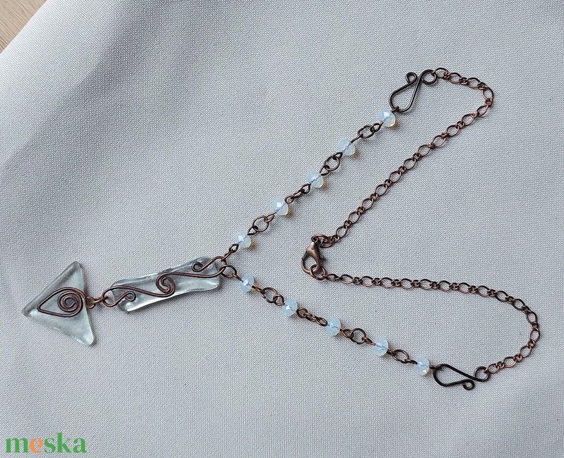 Drót nyaklánc olvasztott üveggel és gyöngyökkel - ékszer - nyaklánc - medálos nyaklánc - Meska.hu