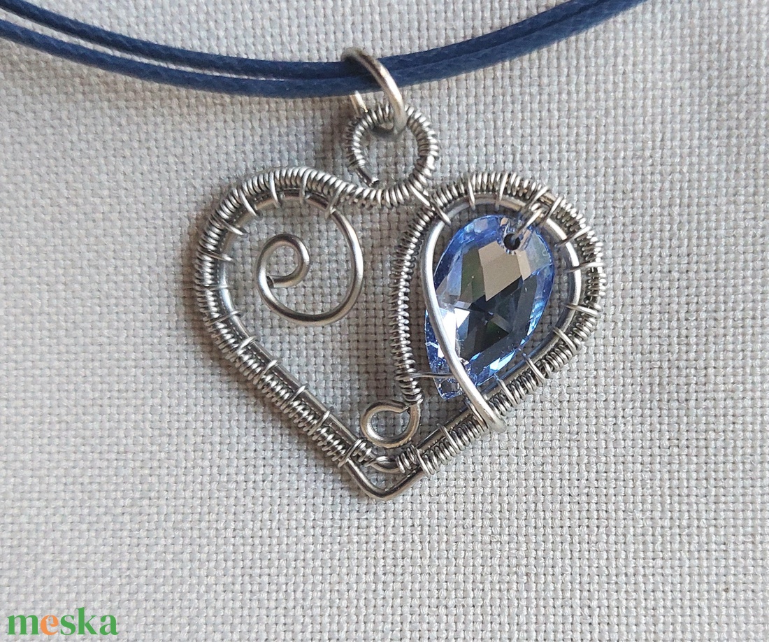 Acél drót szív nyaklánc swarovski kristállyal - ékszer - nyaklánc - medálos nyaklánc - Meska.hu