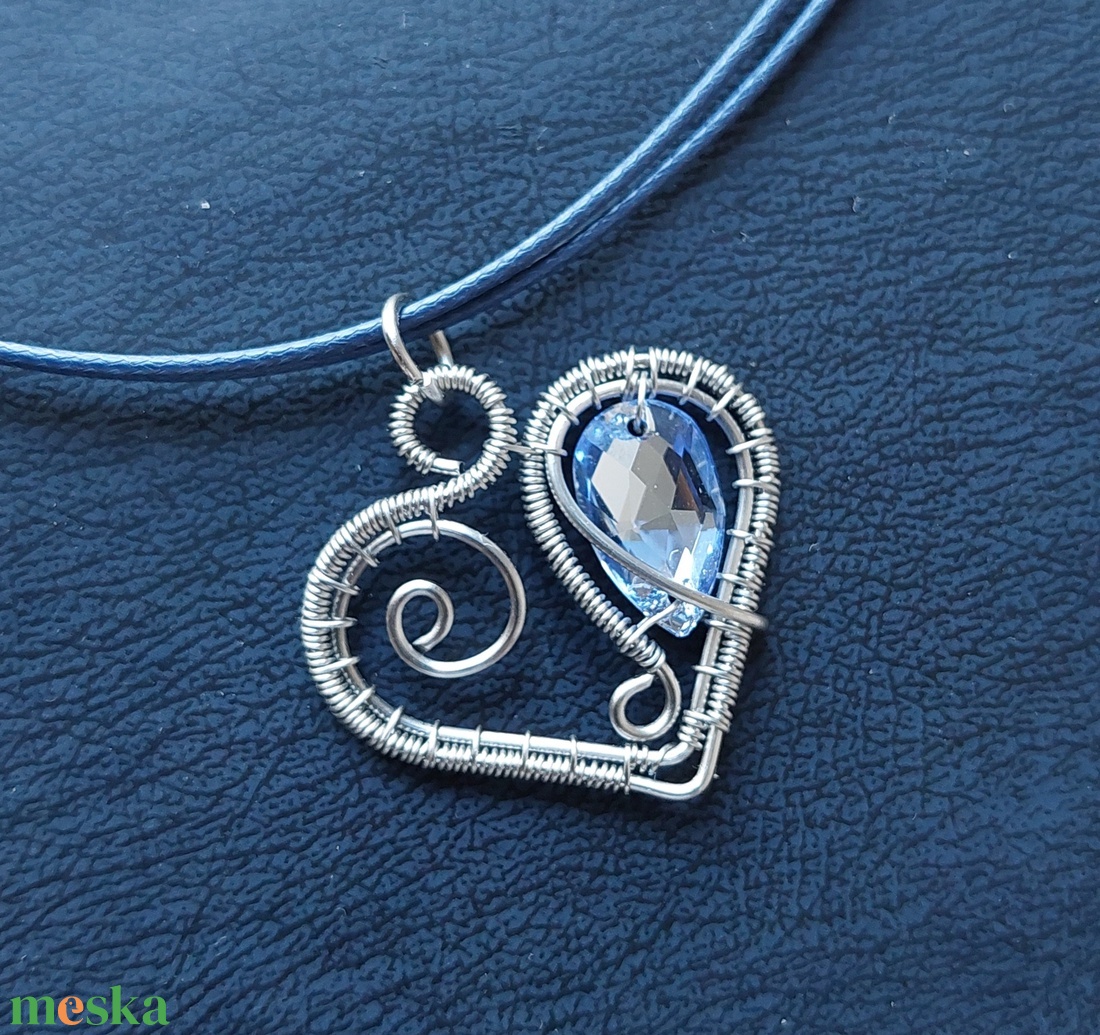 Acél drót szív nyaklánc swarovski kristállyal - ékszer - nyaklánc - medálos nyaklánc - Meska.hu