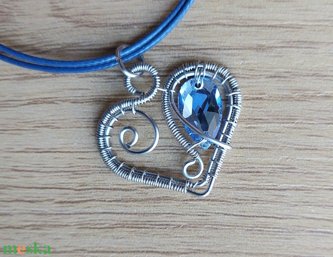 Acél drót szív nyaklánc swarovski kristállyal - ékszer - nyaklánc - medálos nyaklánc - Meska.hu