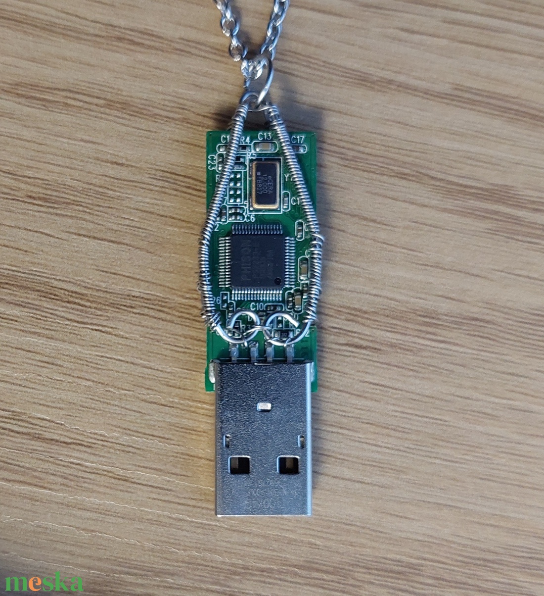 Férfi nyaklánc pendrive belsővel - ékszer - nyaklánc - medálos nyaklánc - Meska.hu