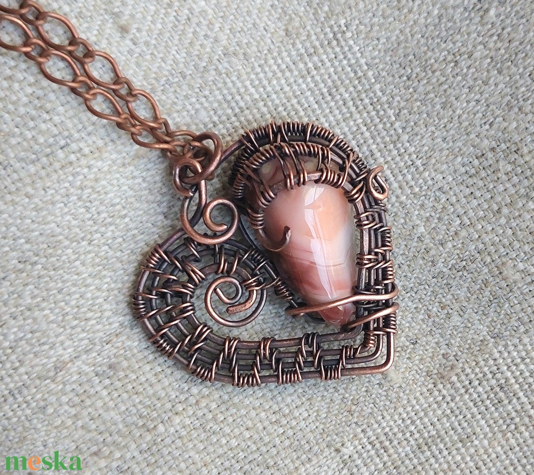 Szív alakú vörösréz nyaklánc achát kővel - ékszer - nyaklánc - medálos nyaklánc - Meska.hu