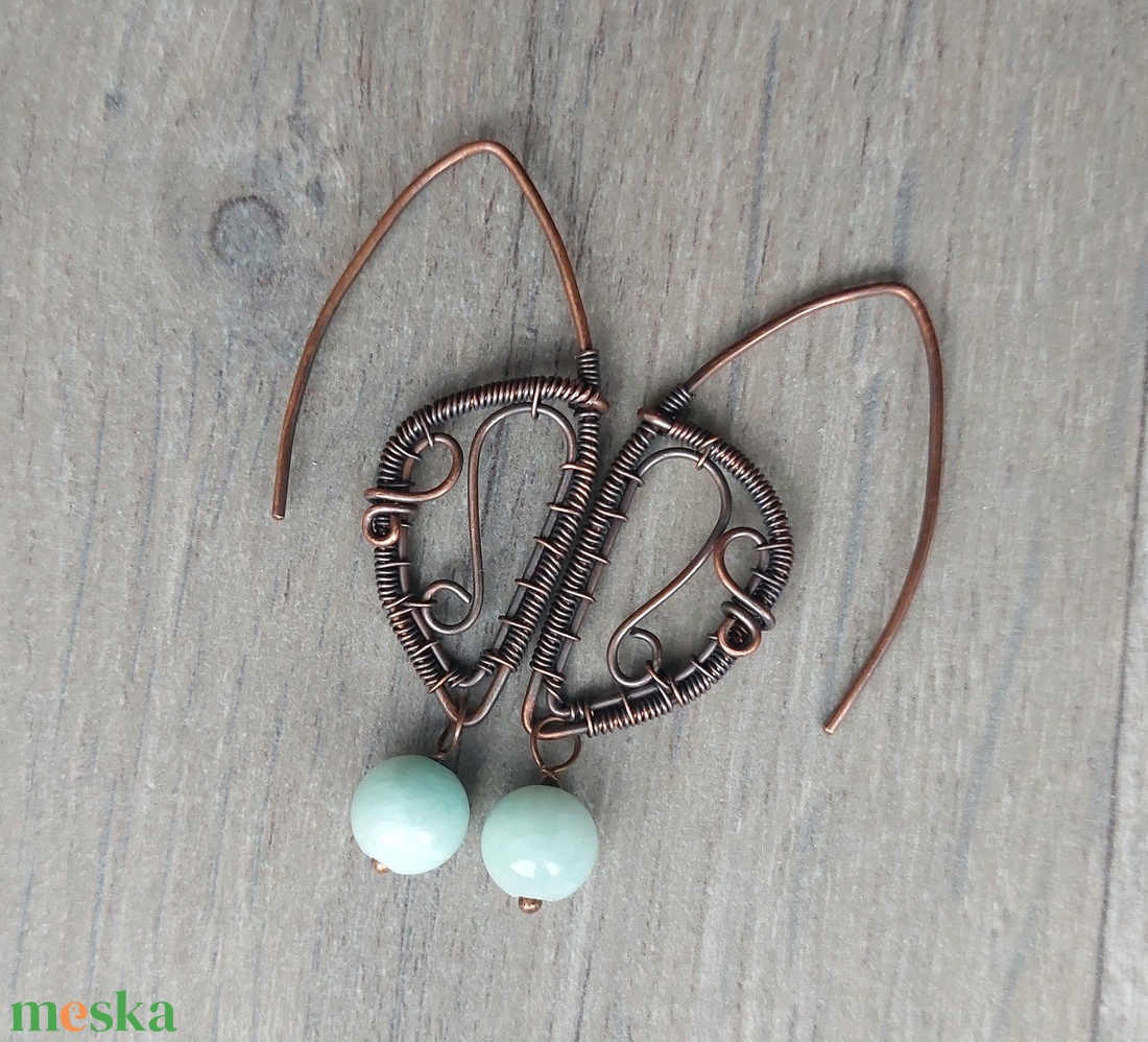 Halványzöld jáde és vörösréz fülbevaló - ékszer - fülbevaló - lógó fülbevaló - Meska.hu