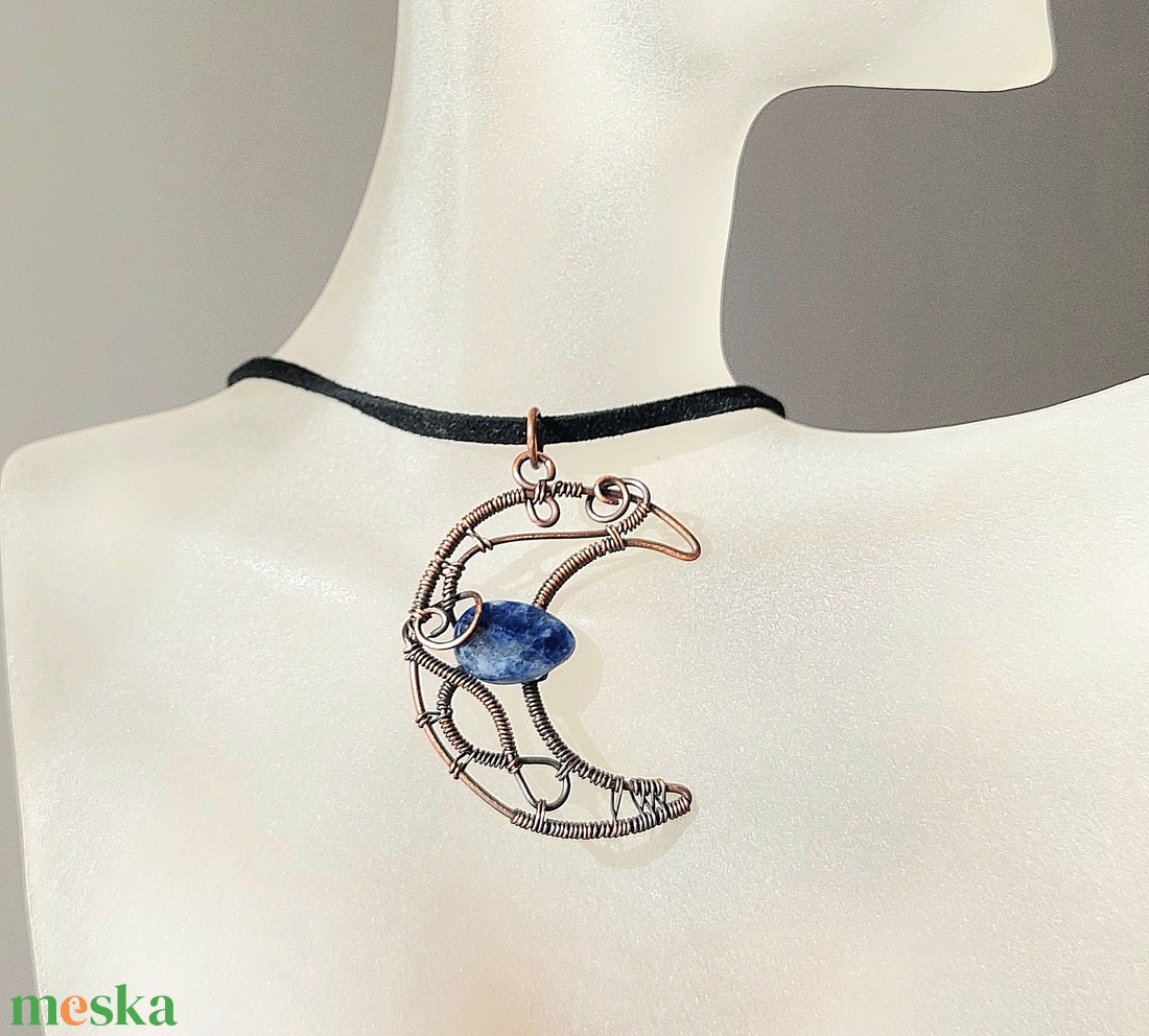 Hold nyaklánc szodalit ásvánnyal - ékszer - nyaklánc - medálos nyaklánc - Meska.hu