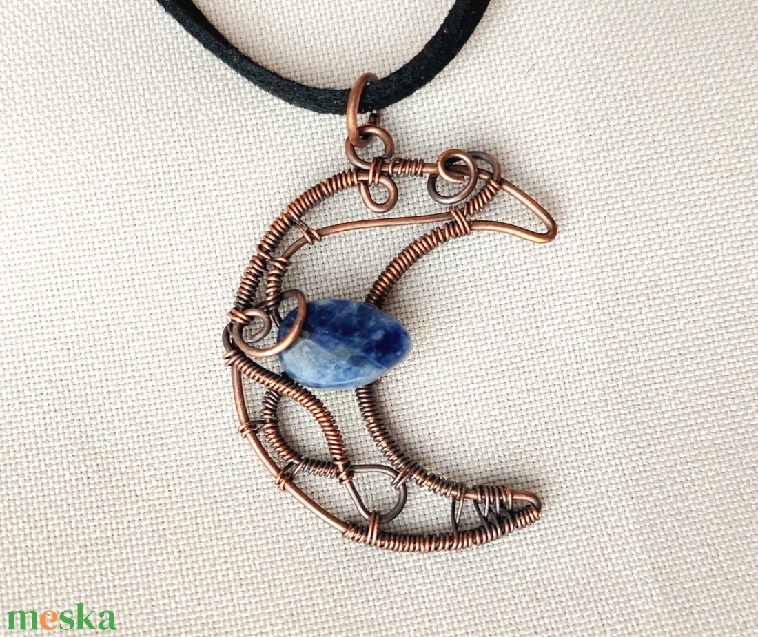 Hold nyaklánc szodalit ásvánnyal - ékszer - nyaklánc - medálos nyaklánc - Meska.hu